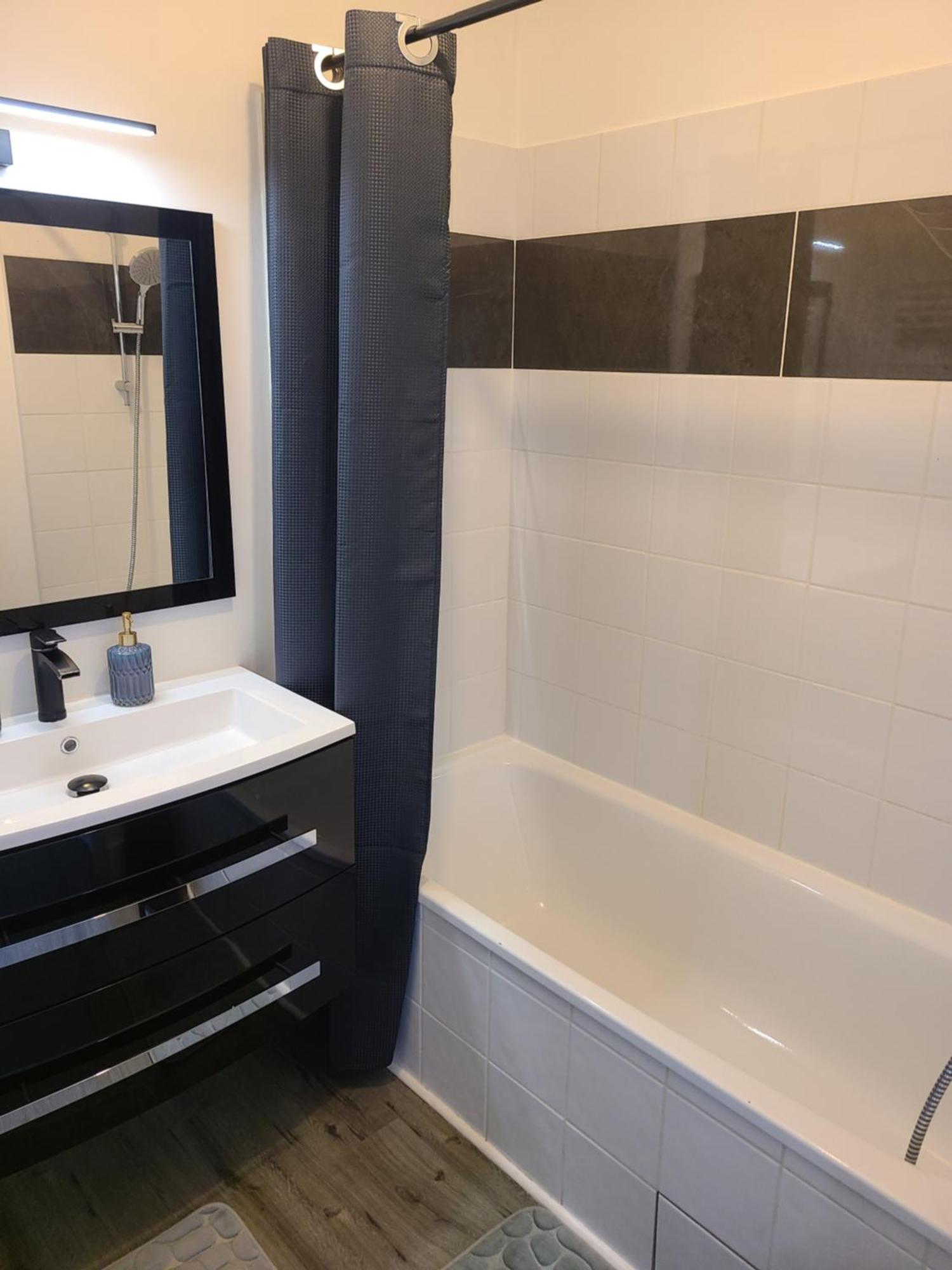 Appartement Joli T2 Proche Gare Avec Vue à Annemasse Extérieur photo