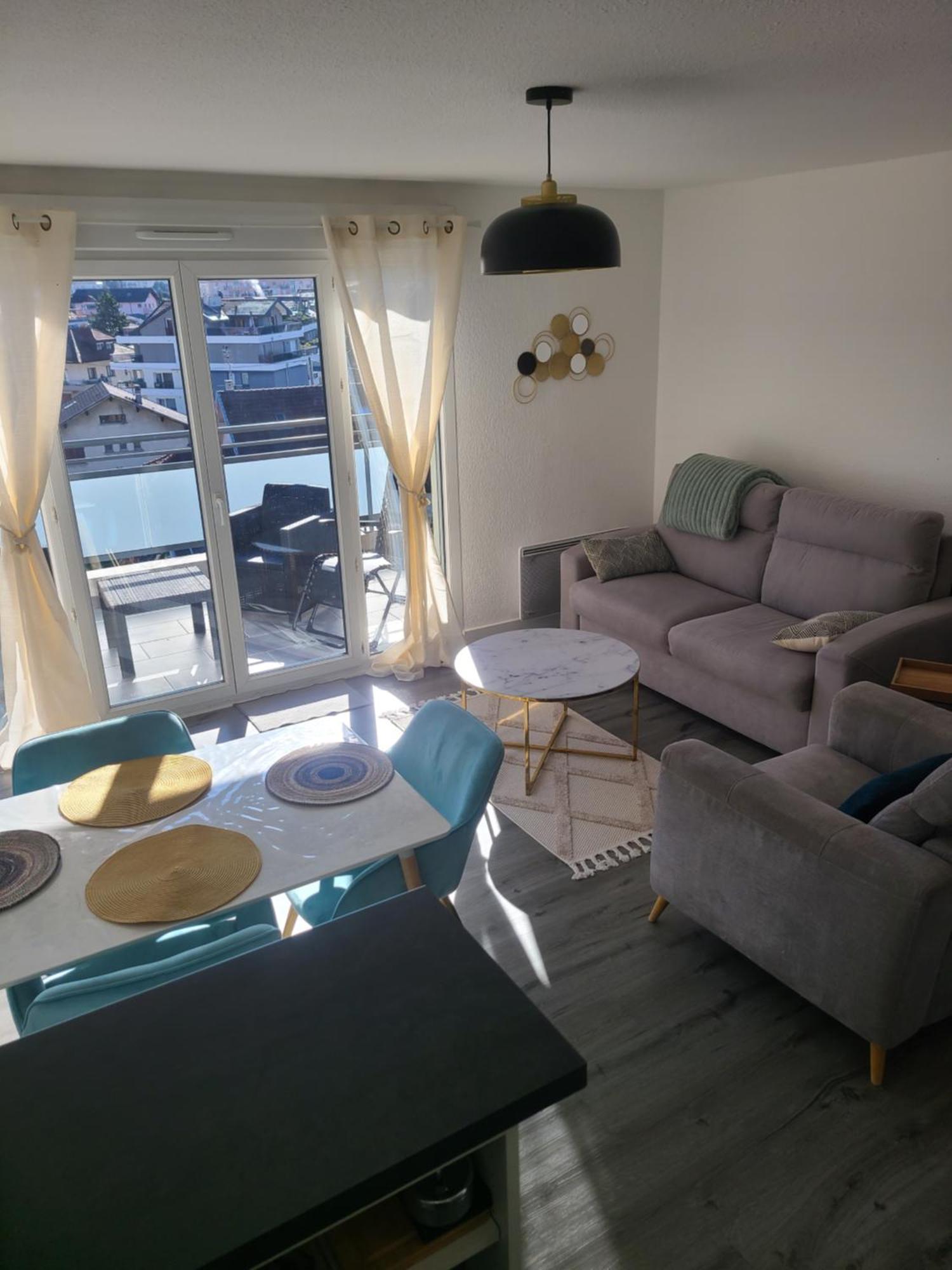 Appartement Joli T2 Proche Gare Avec Vue à Annemasse Extérieur photo