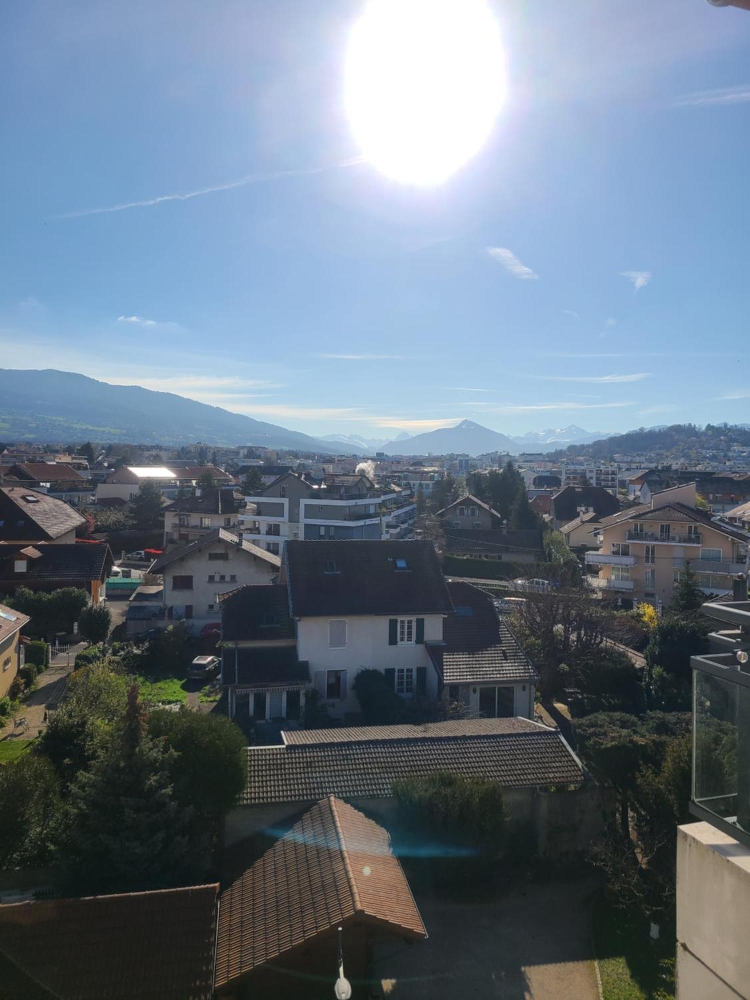 Appartement Joli T2 Proche Gare Avec Vue à Annemasse Extérieur photo