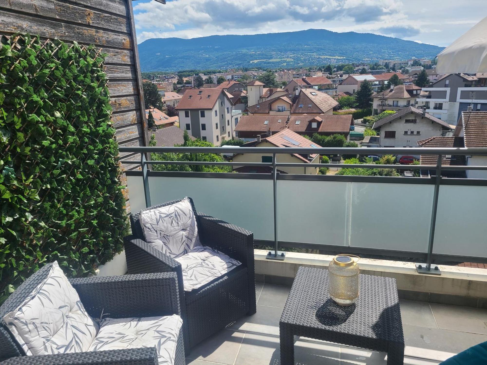 Appartement Joli T2 Proche Gare Avec Vue à Annemasse Extérieur photo